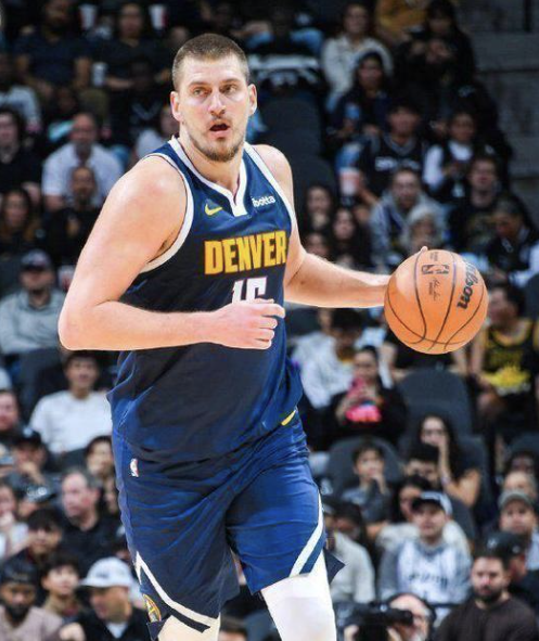 猛龙血洗马刺，约基奇完成帽子戏法