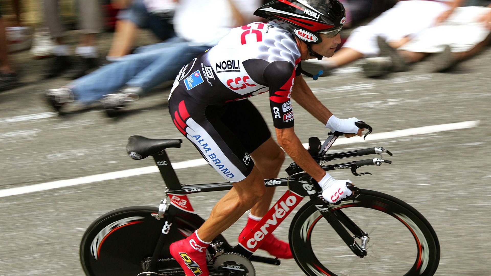 奥运周期关键战之夜，奥斯梅恩成为全场焦点