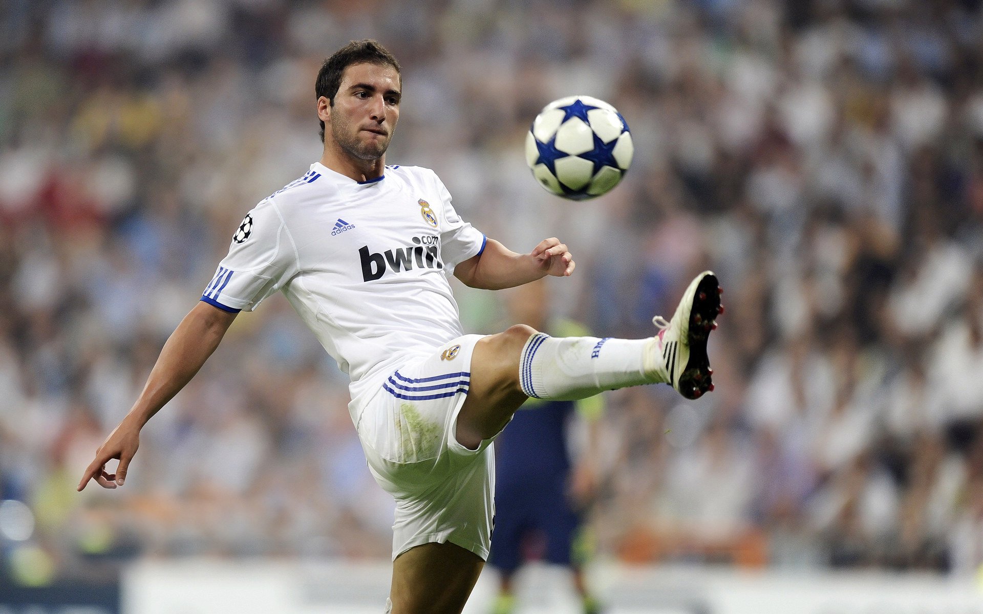 蒂亚戈关键节点连续得分引爆全场，佛罗伦萨5-0狂胜克罗地亚劲旅