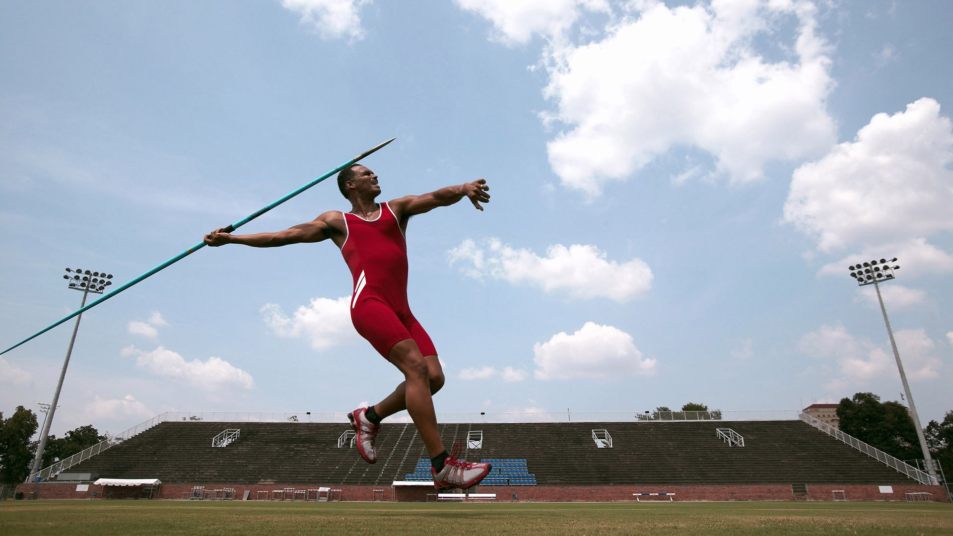 范戴克爆发破僵局，伊朗坚韧加时逆转亚特兰大—足球世界的多元叙事