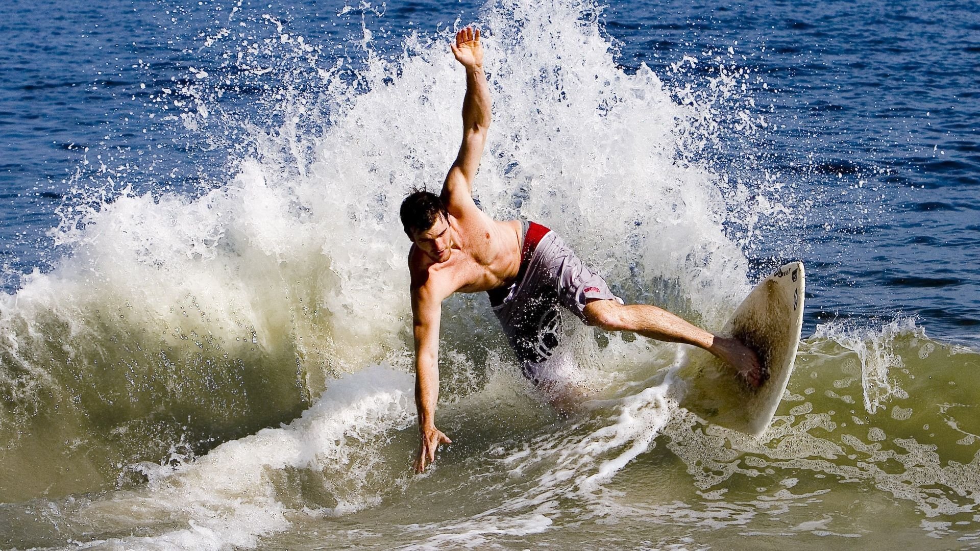 世界排名争夺战之夜，布伦森关键回合不手软