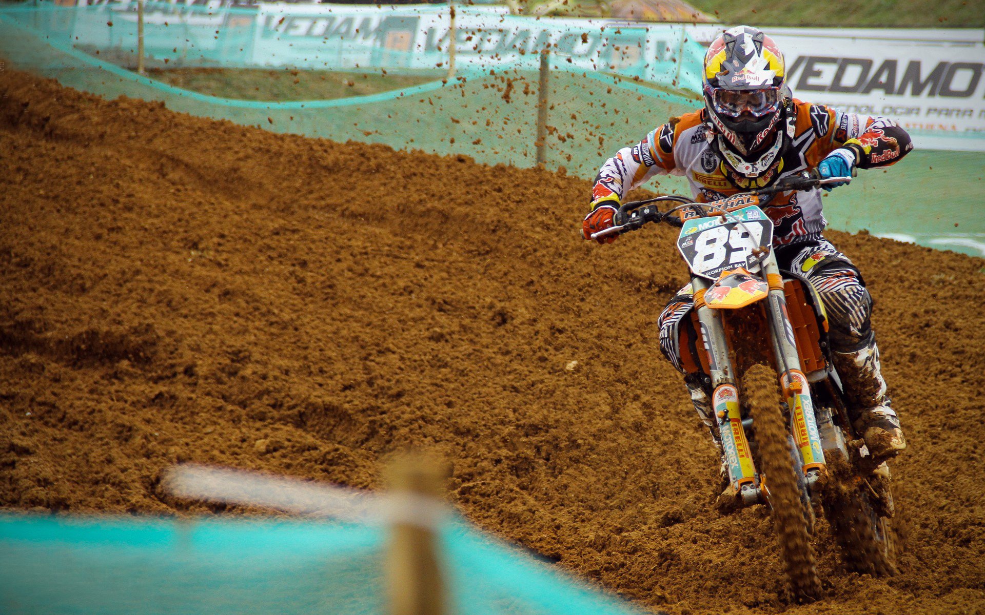 当马龙点燃赛场，从乒乓球台到绿茵场，波兰队如何完胜葡萄牙队